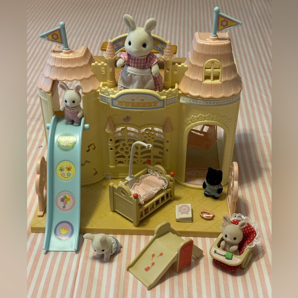 Last Price Drop!! Calico Critters Nursery Playset with accessories